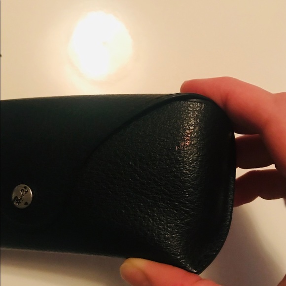 Men’s Black Ray Ban sunglass case with cleaning cloth - part of 5 for $25 bundle - Picture 7 of 9